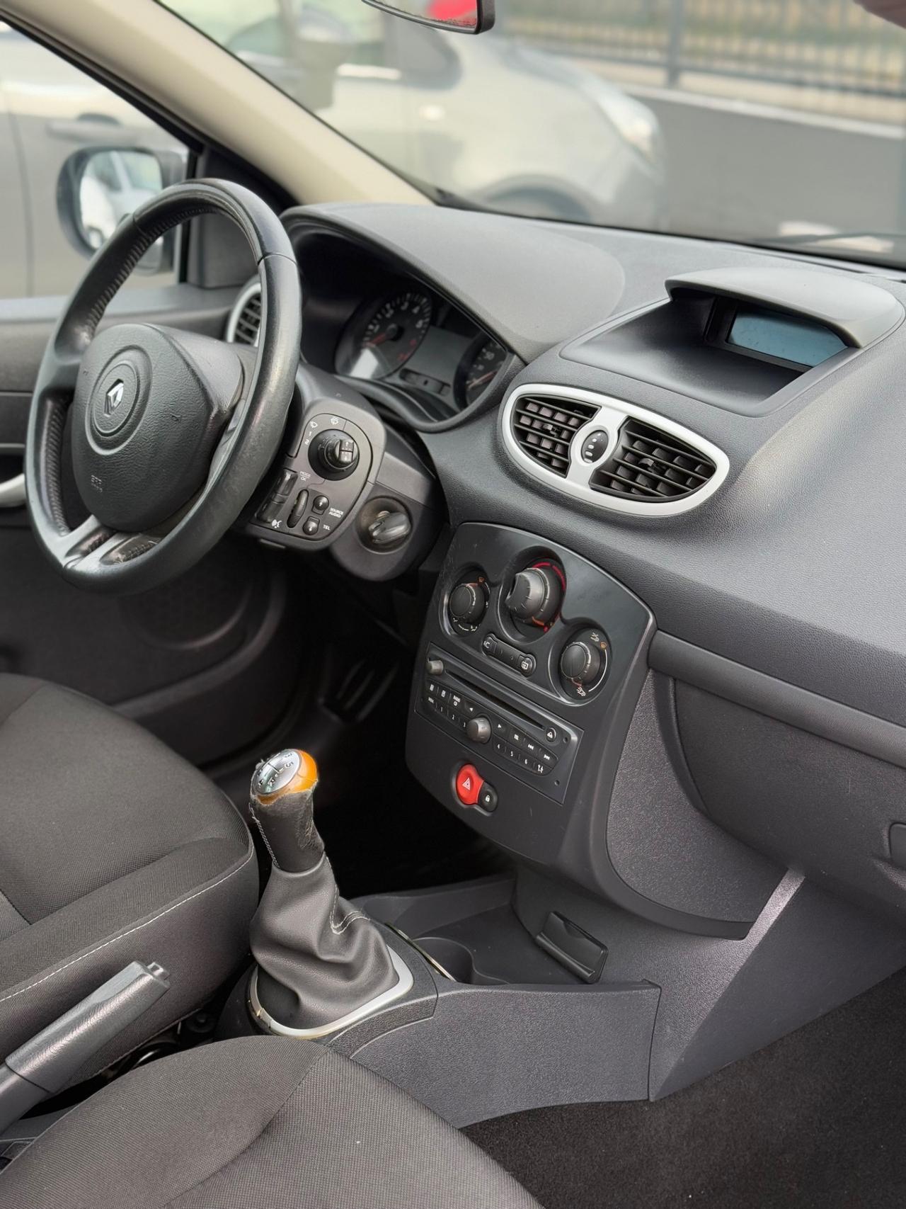 Renault Clio 1.2 16V 5 porte Dynamique