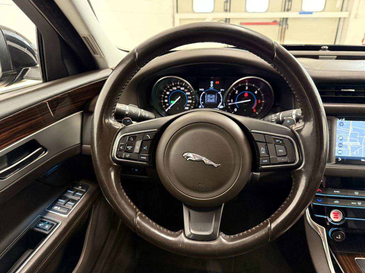 Jaguar XF 2.0 D 180 CV aut. Prestige