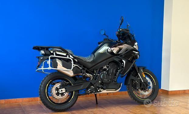 CF Moto MT 800 Explore tua a soli 98 euro al mese