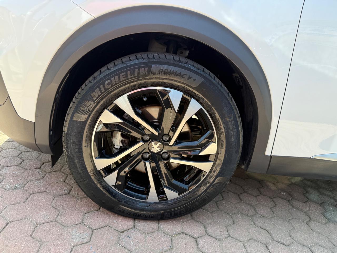 Peugeot 2008 BlueHDi 130 S&S EAT8 Allure