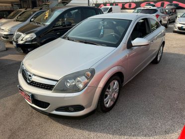 Opel Astra GTC 1.7 CDTI 110CV 3 porte Cosmo