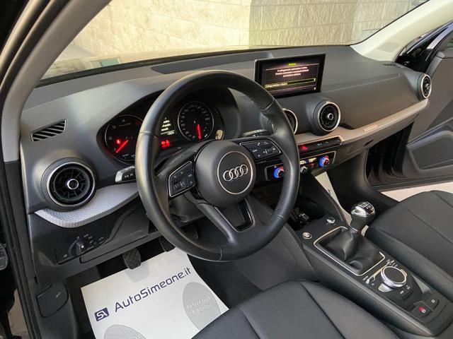 AUDI Q2 30 TDI Admired Advanced-RETROCAMERA-CARPLAY