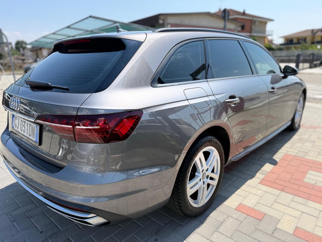 Audi A4 Avant 35 TDI/163 CV S tronic Business Advanced