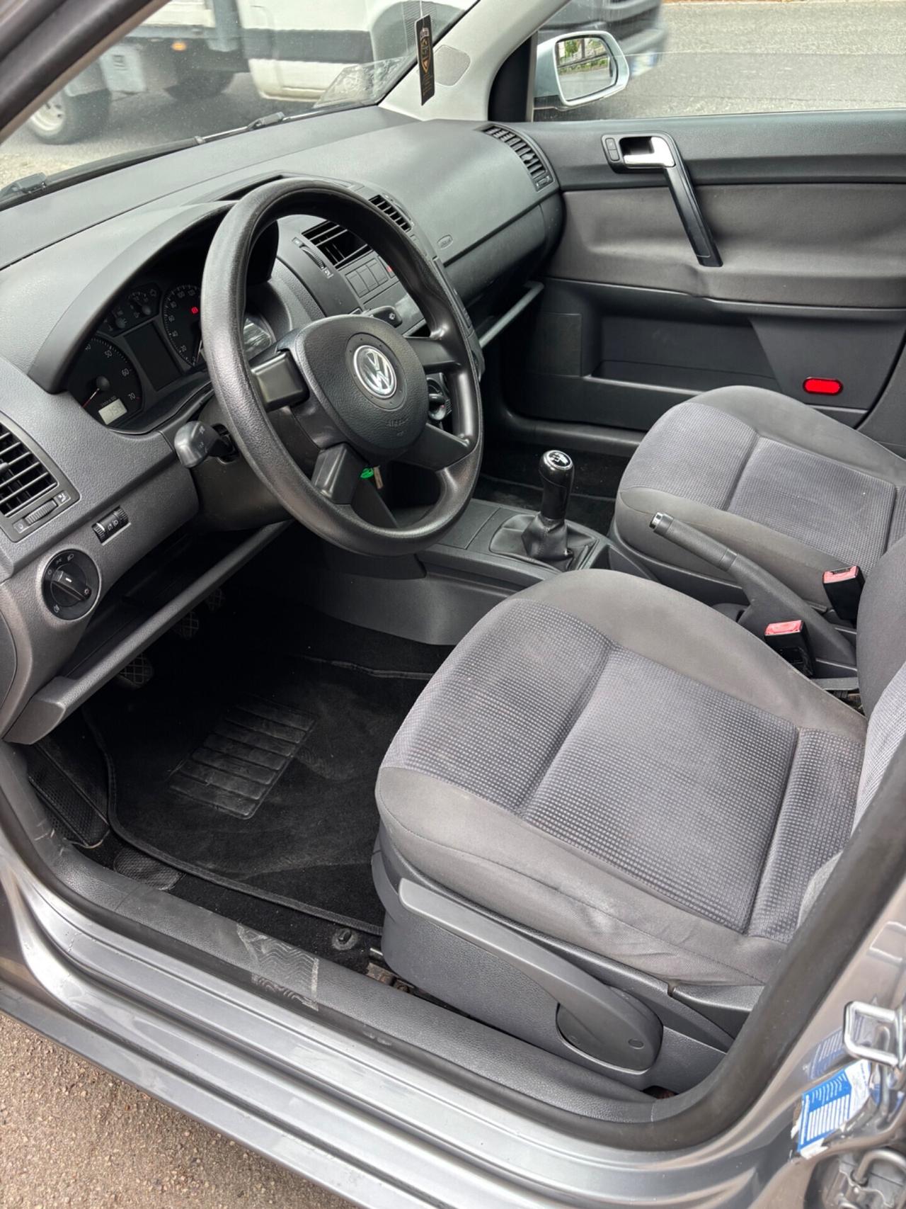 Volkswagen Polo 1.4/80CV 16V 5p. Sportline