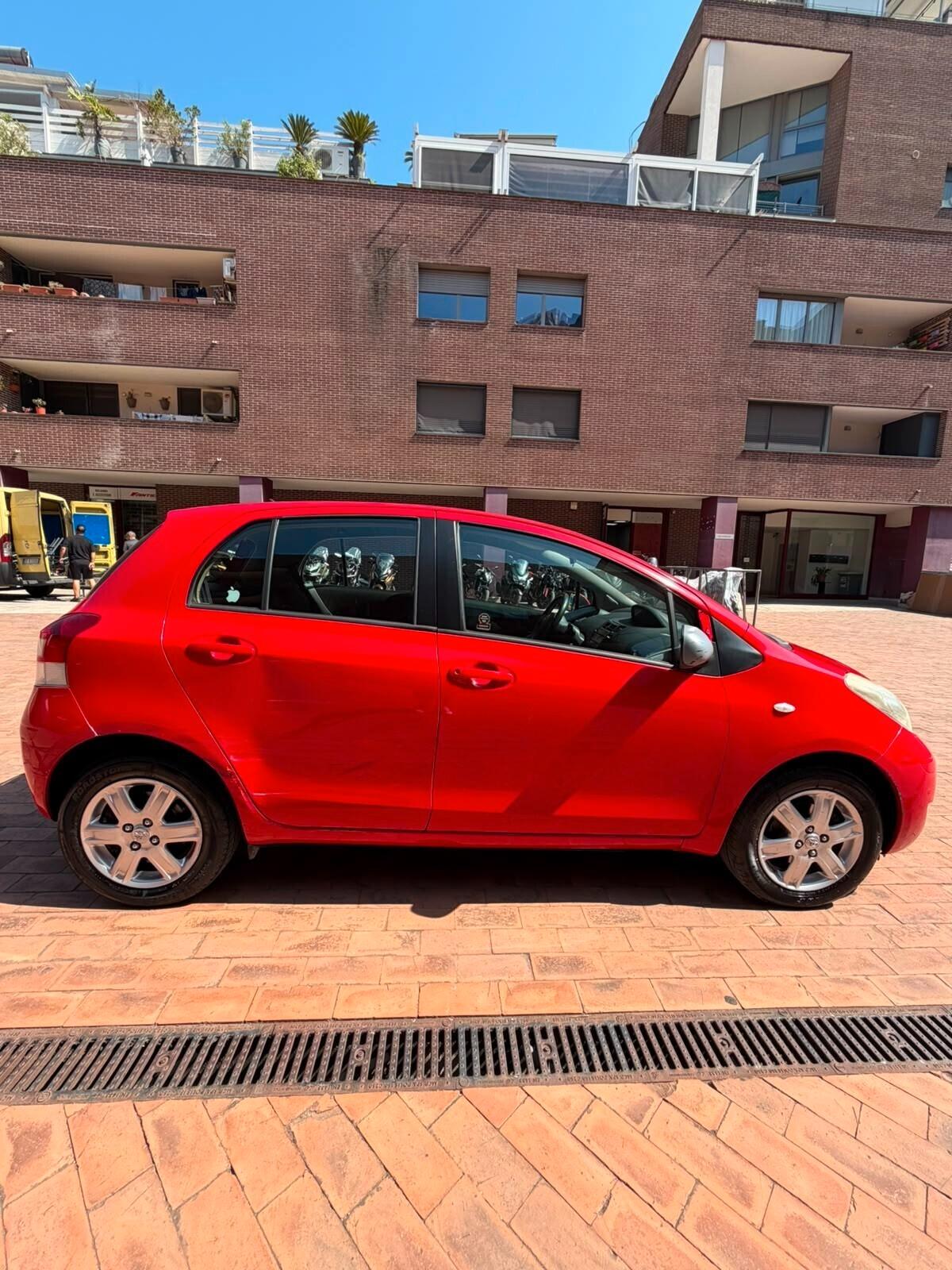Toyota Yaris 1.0 5 porte Now