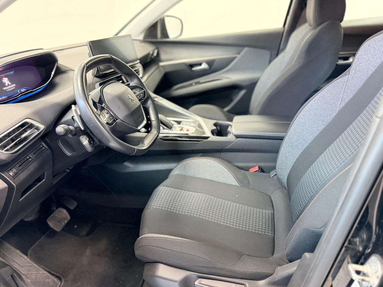 Peugeot 3008 1.5 diesel 131CV EAT8 Allure anno 12/2021 Permute Garanzia Finanziamenti