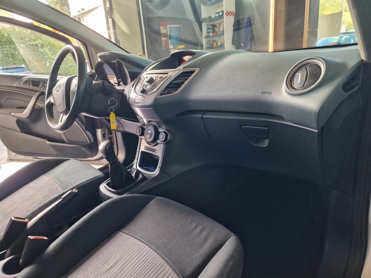 Ford Fiesta 1.4 TDCi 68CV 5 porte Titanium