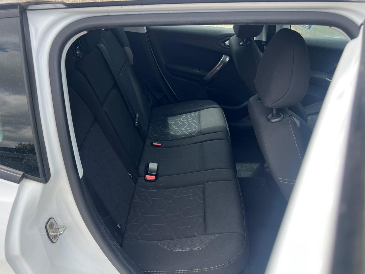Peugeot 2008 BlueHDi 100 Black Matt Finanziabile