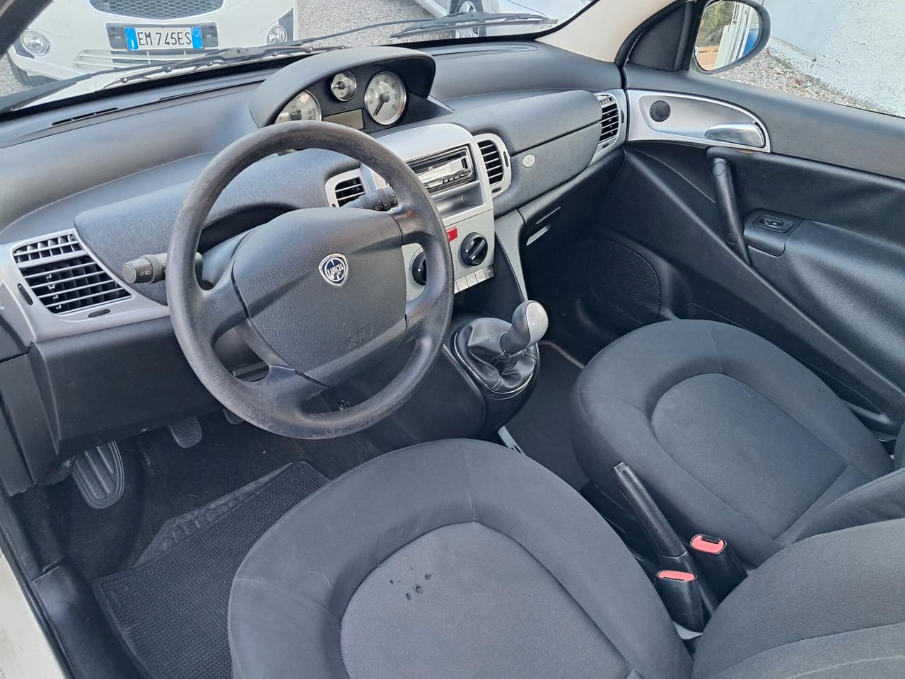 Lancia Ypsilon 1.3 MJT 75 CV