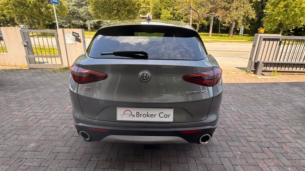 Alfa Romeo Stelvio 2.2 Turbodiesel 210 CV AT8 Q4 Executive