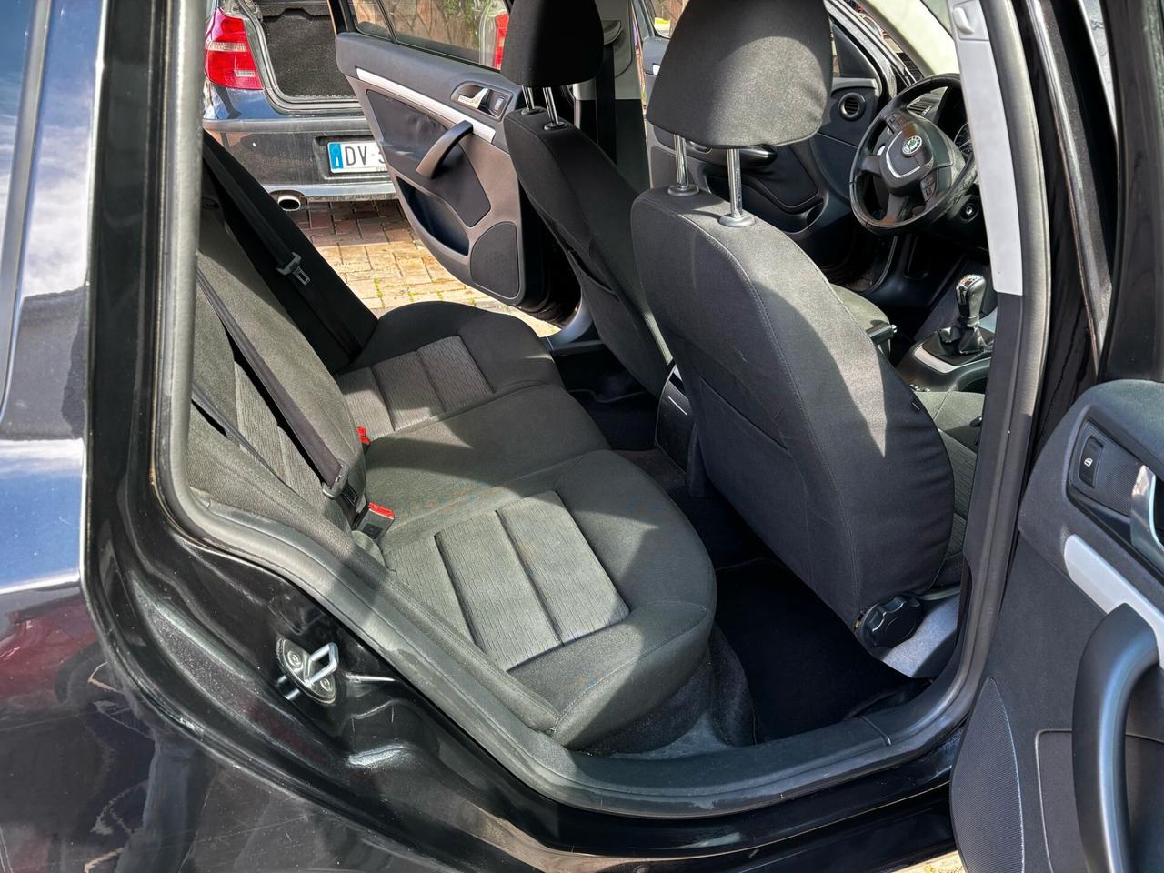 Skoda Octavia 1.6 TDI CR F.AP. Wagon Ambition IDONEA PER NEOPATENTATI PERMUTABILE