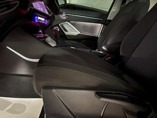 AUDI Q3 35 TDI quattro S tronic Business COCKPIT