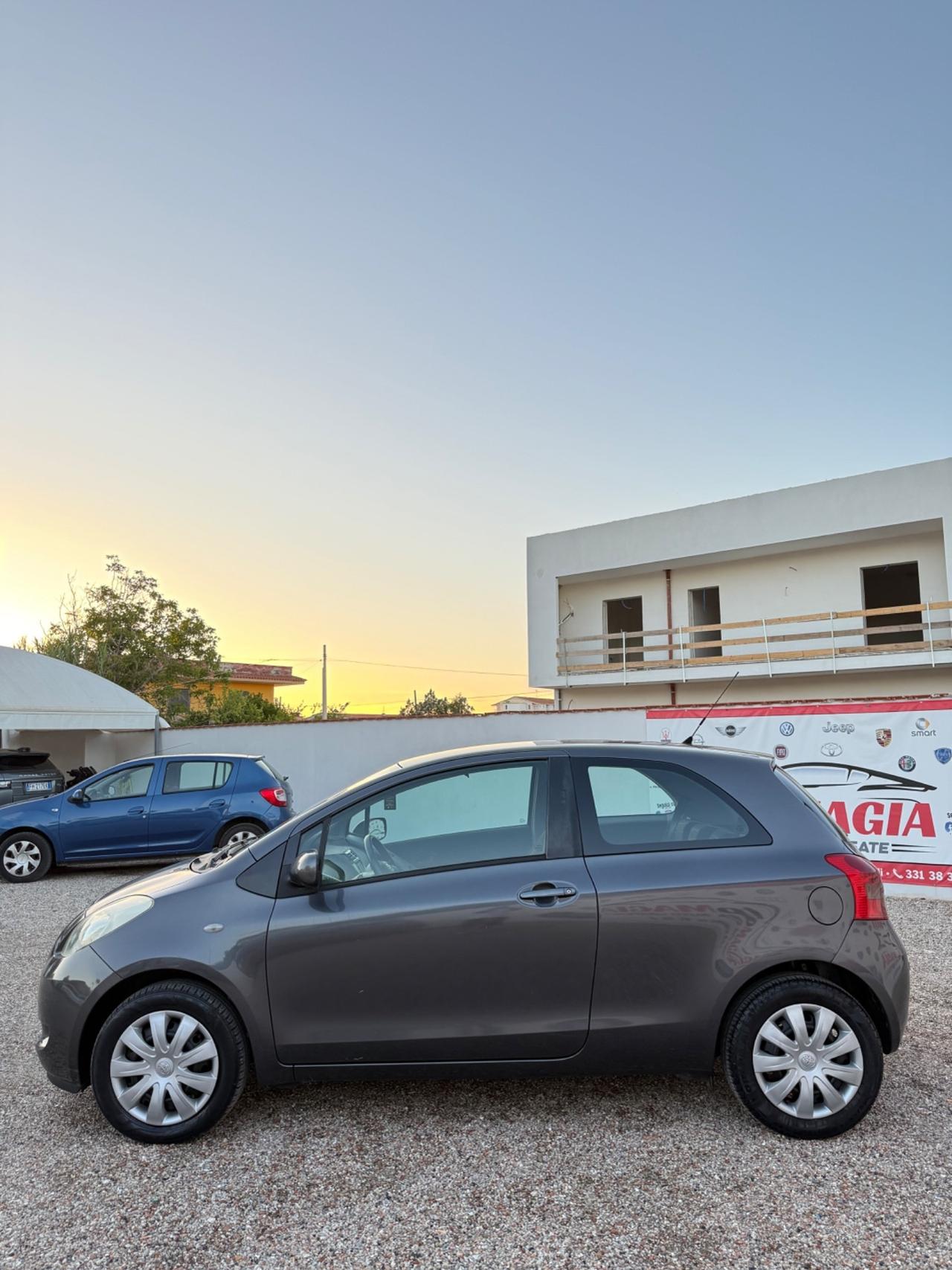 Toyota Yaris 1.0 3 porte Sol