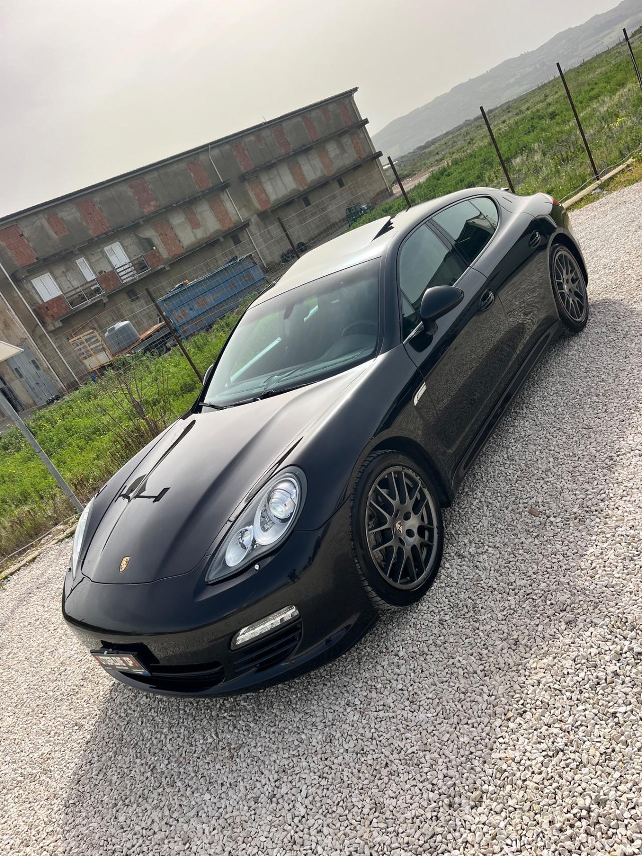 Porsche Panamera tetto apribile
