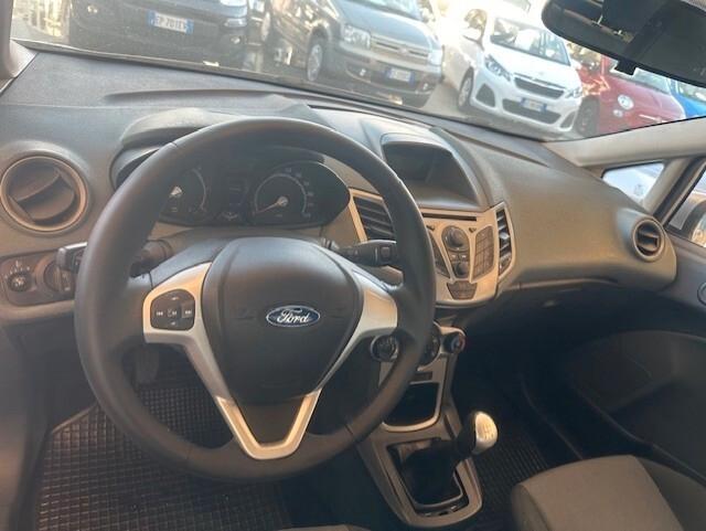 FORD FIESTA 1,4 DIESEL COMANDI AL VOLANTE...