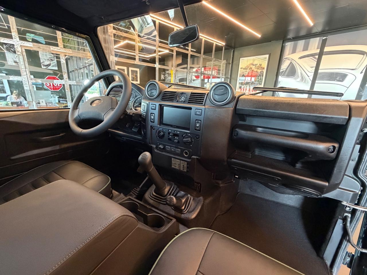 Land Rover Defender 110 2.4 TD4 Station Wagon SE - 7 POSTI -Ricond. "The world's style"