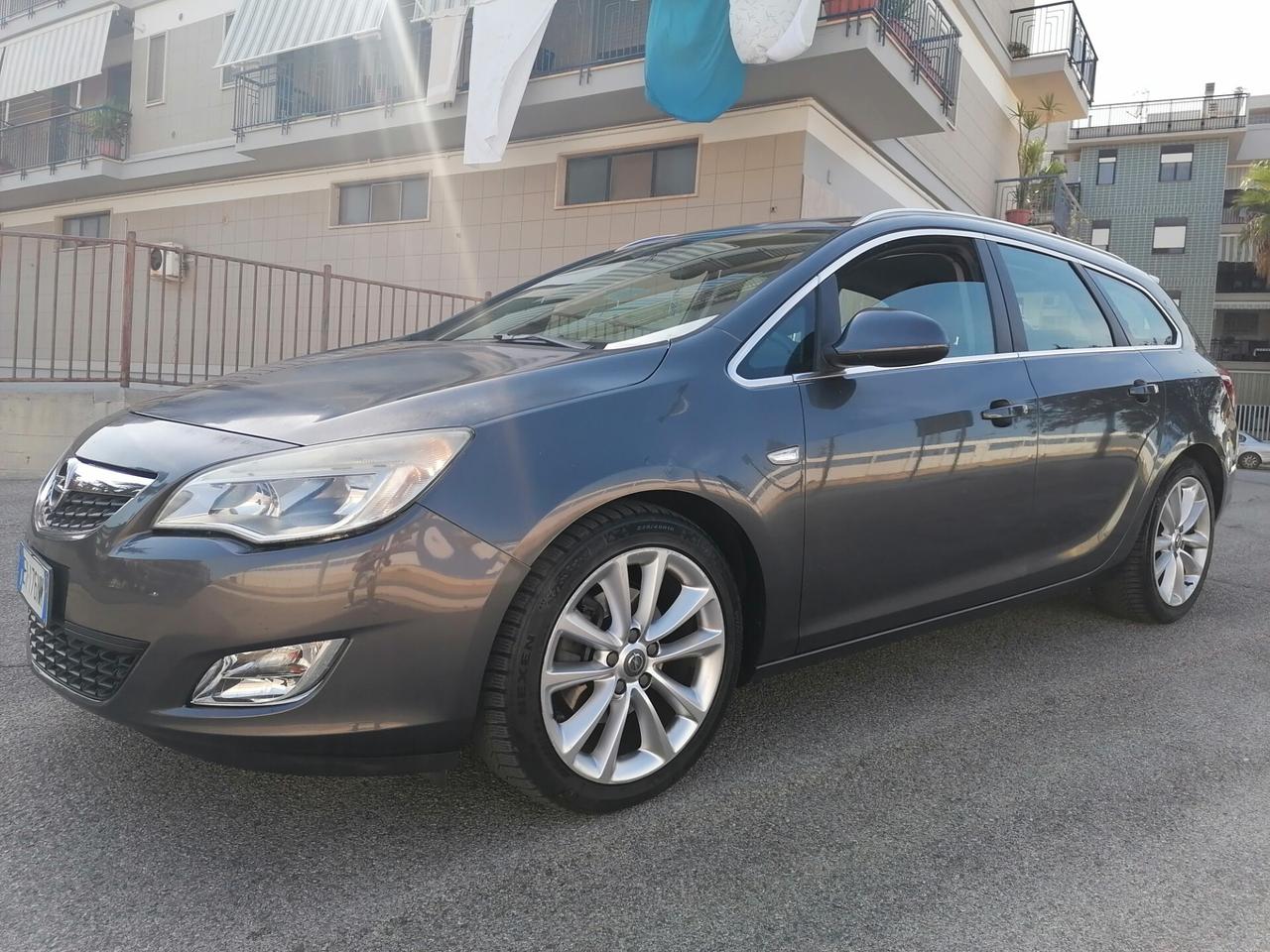 Opel Astra 1.7 CDTI 110CV COSMO 2011