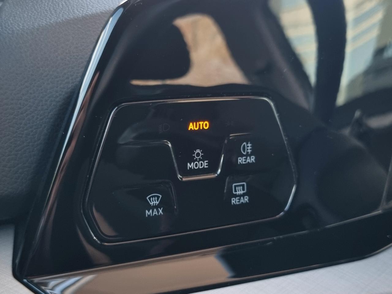 Volkswagen Golf VIII 2020 1.0 etsi evo Life 110cv dsg