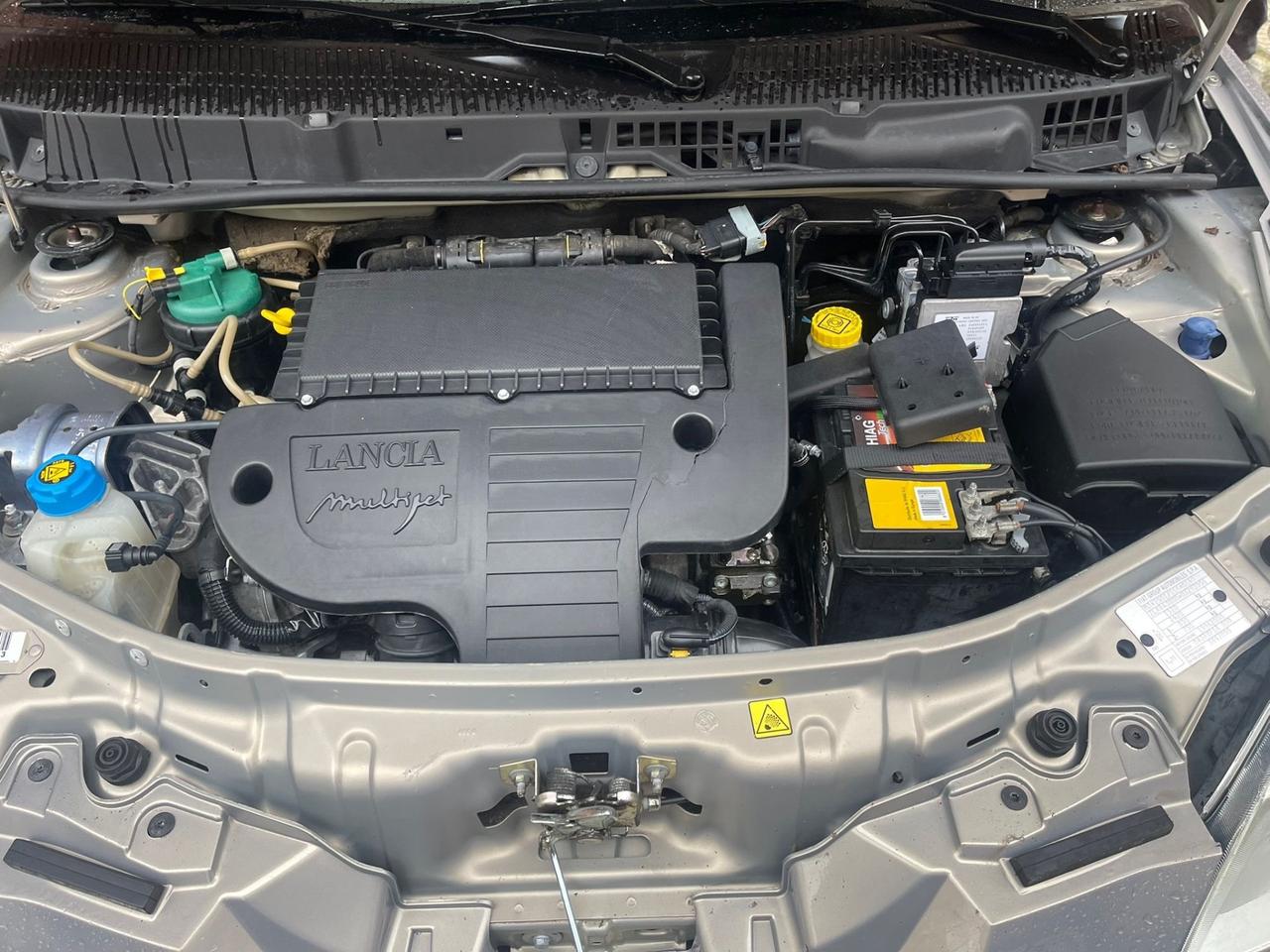 Lancia Ypsilon 1.3 MJT 75 CV Argento
