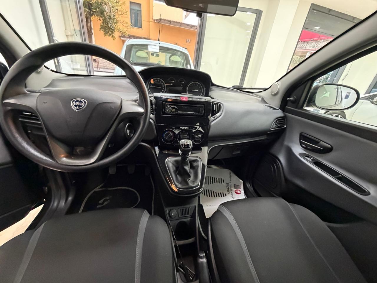 Lancia Ypsilon 1.2 69 CV 5 porte Silver