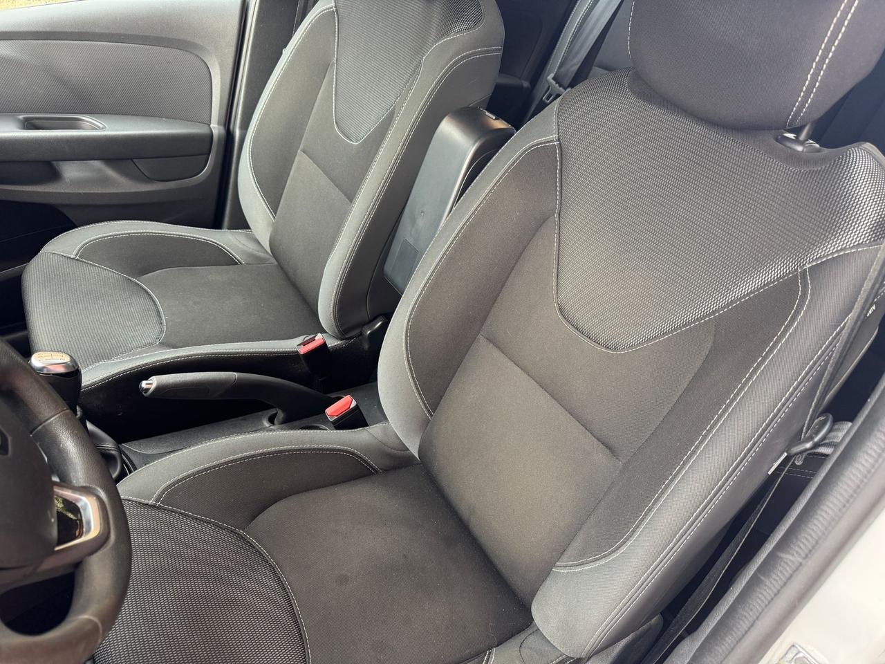 Renault Clio 1.2 benzina 75cv Neopatentati