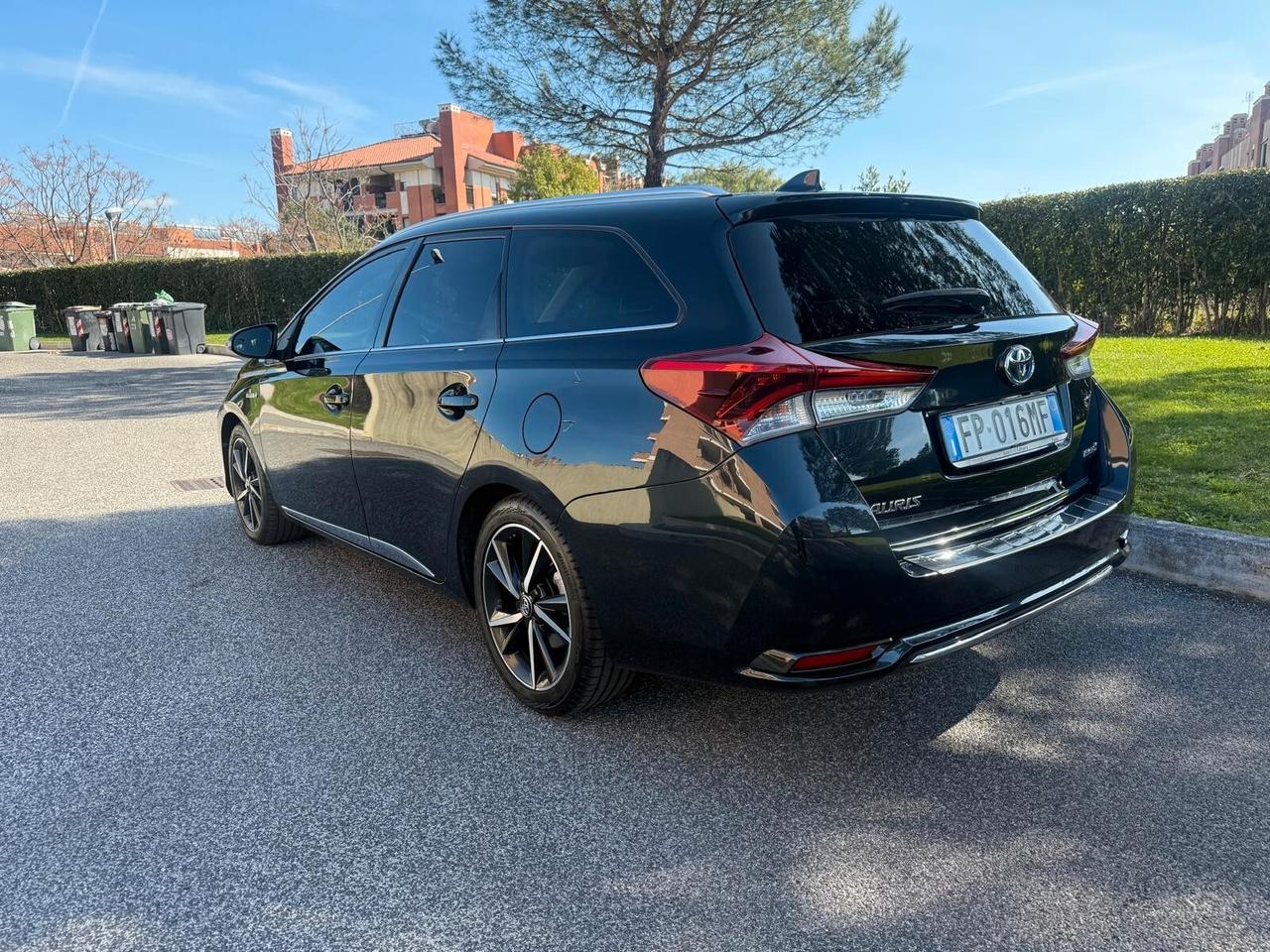 Toyota Auris touring sport ibrida