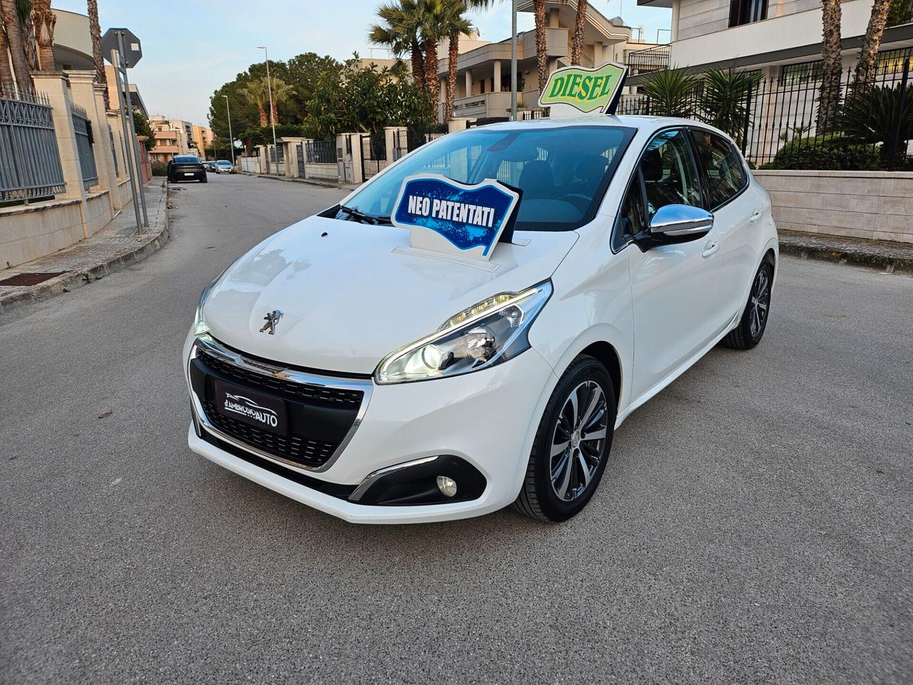 Peugeot 208 1.6 BlueHDi 100 CV Allure