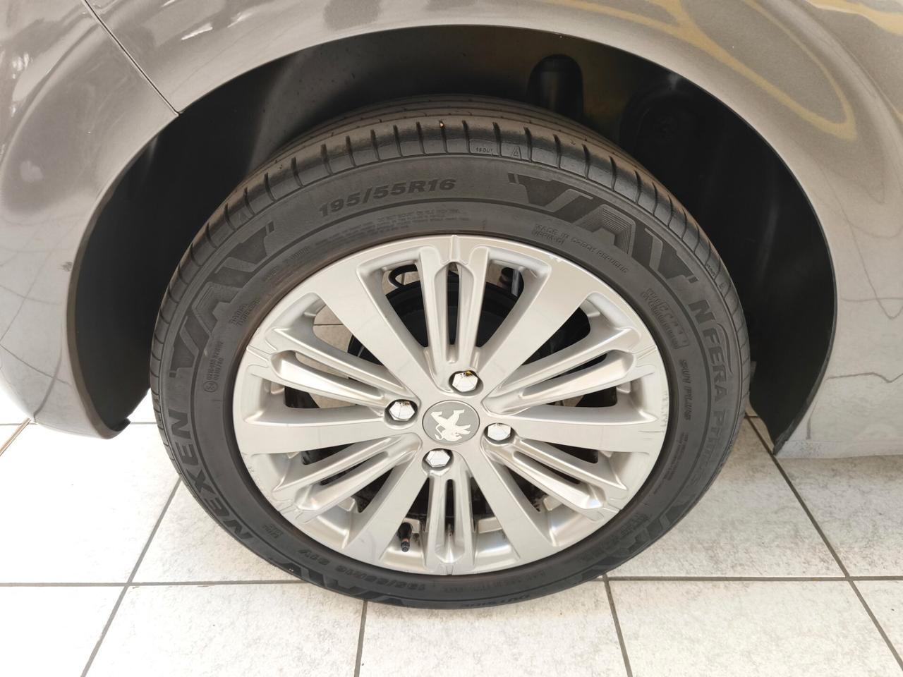 Peugeot 208 PureTech 82 5p. GPL Active