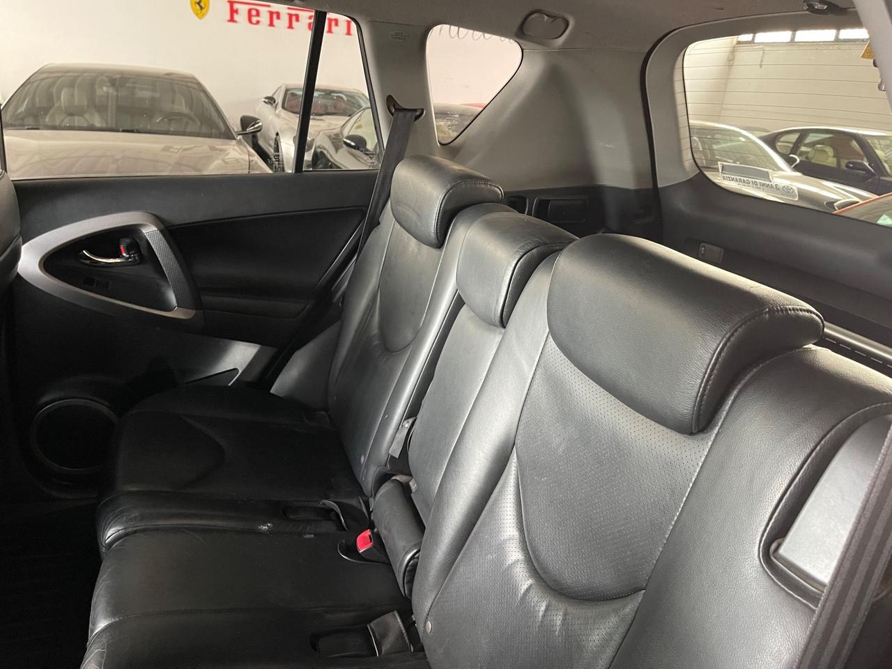 Toyota RAV4 2.2 D-4D 177 CV PERMUTE RATE