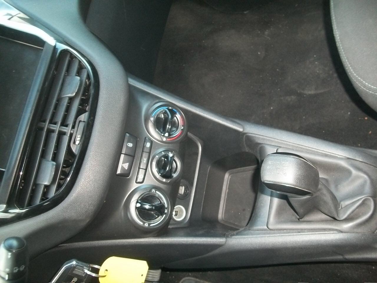 Peugeot 208 1.0 VTi 68 CV 3 porte Active si neopatentati garanzia un anno