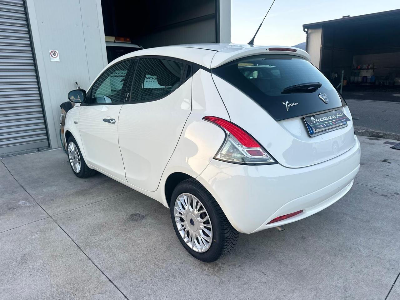 Lancia Ypsilon 1.2 69 CV 5 porte Platinum