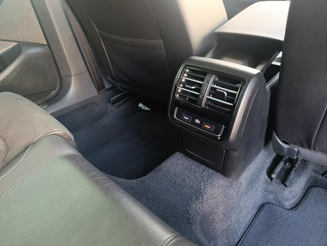 Volkswagen Passat Variant 8 2.0 TDI 150cv DSG Executive