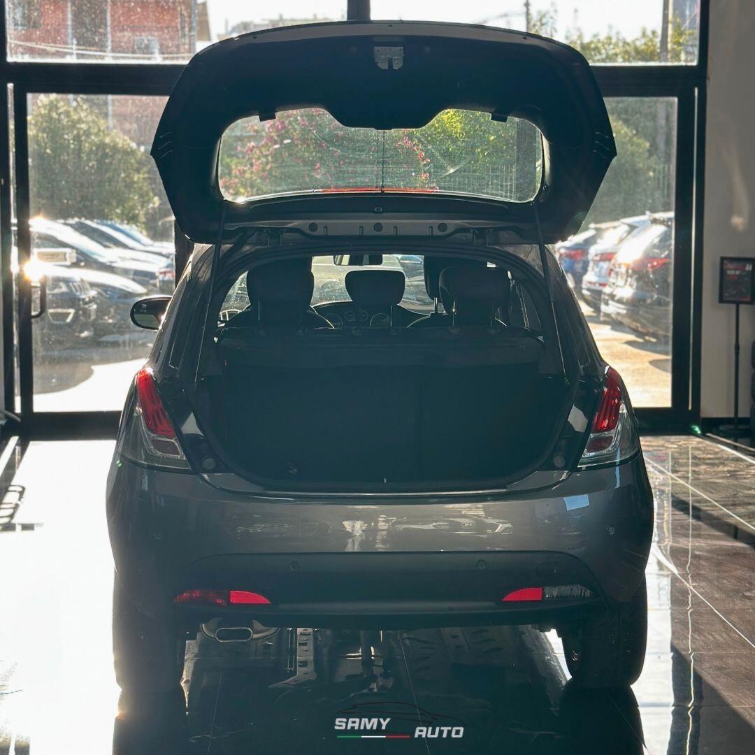 Lancia Ypsilon 1.2 69 CV 5 porte