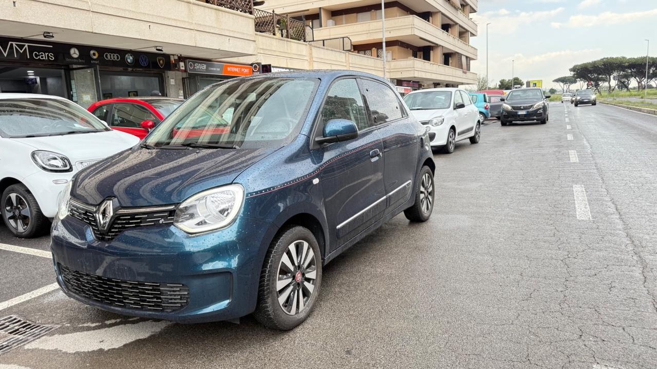 Renault Twingo SCe 65 CV Signature LED NAVI PELLE CAR PLAY KAMERA CERCHI 16 PDC CLIMA AUTOMATICO