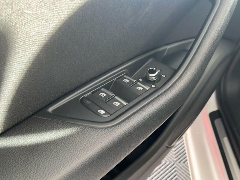 Audi A4 2.0 30 TDI BUSINESS S TRONIC