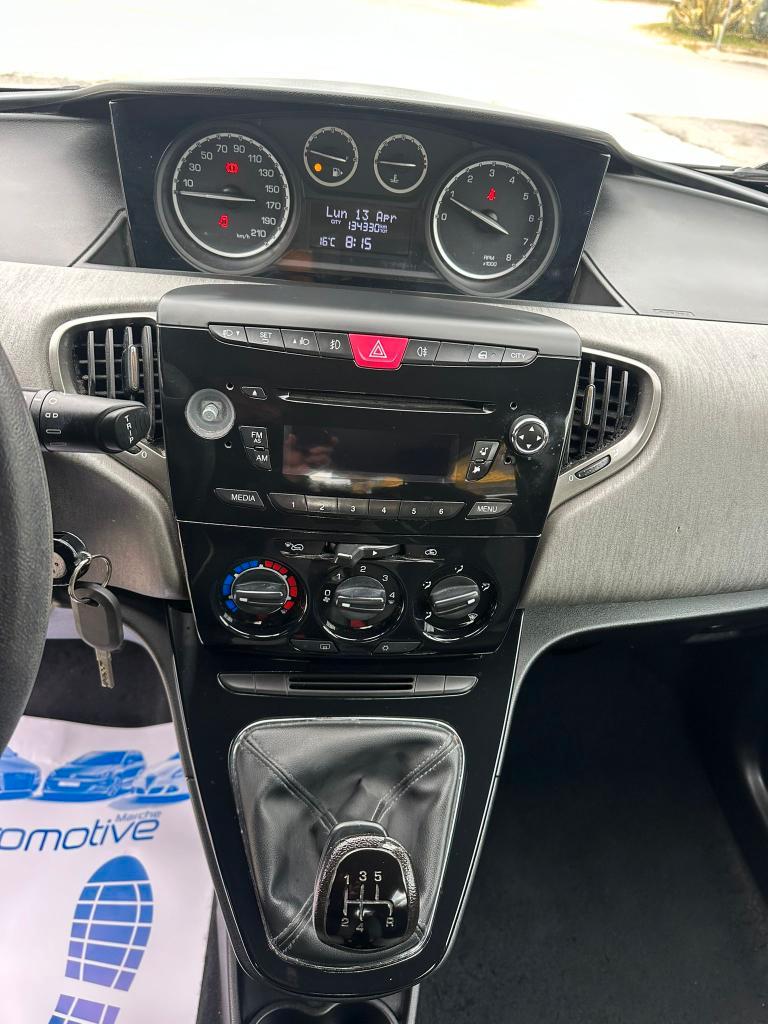 Lancia Ypsilon 5 Porte Ypsilon 1.2 8v Gold s&s 69cv