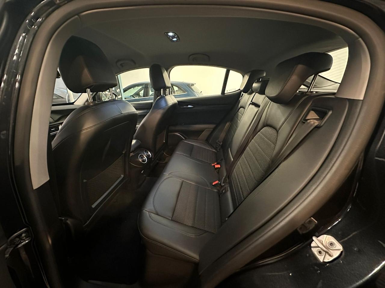 Alfa Romeo Stelvio 2.2 Turbodiesel 180 CV AT8 RWD Super