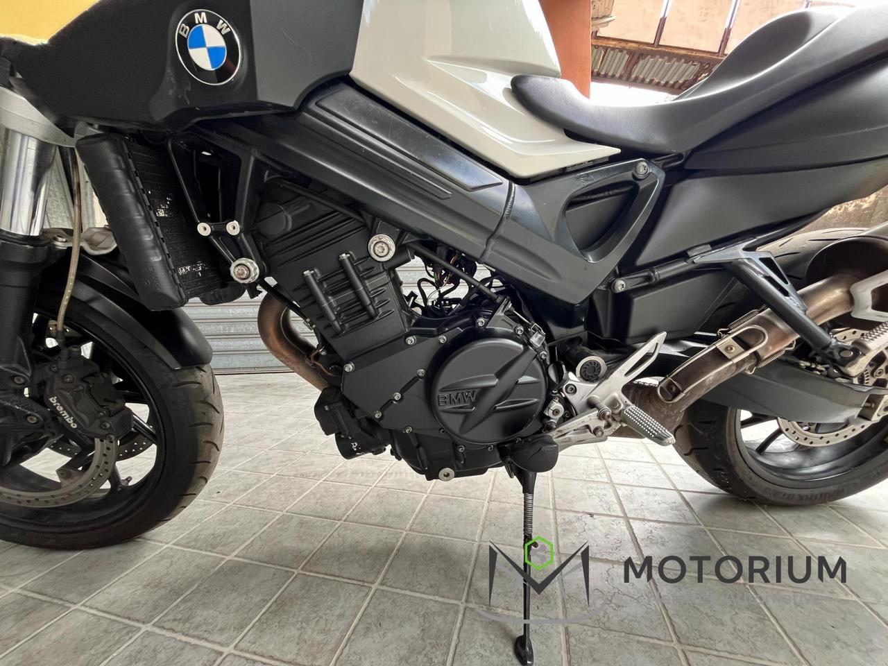 BMW F 800 R .