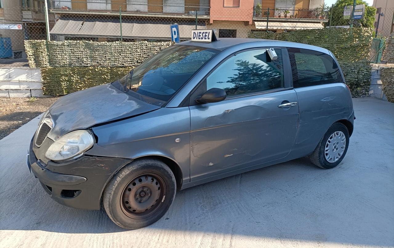 Lancia Ypsilon 1.3 Multijet FERMO AMMINISTRATIVO ZAMPOGNAUTO