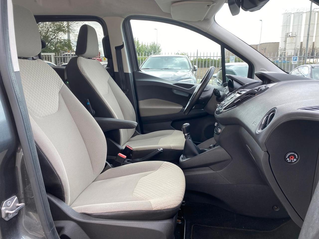 Ford Tourneo Connect 1.5 TDCi 120 CV Titanium