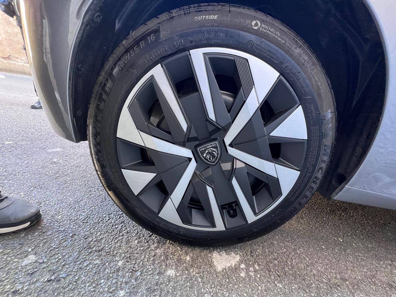 Peugeot 208 1.2 PureTech 75 Style #10280