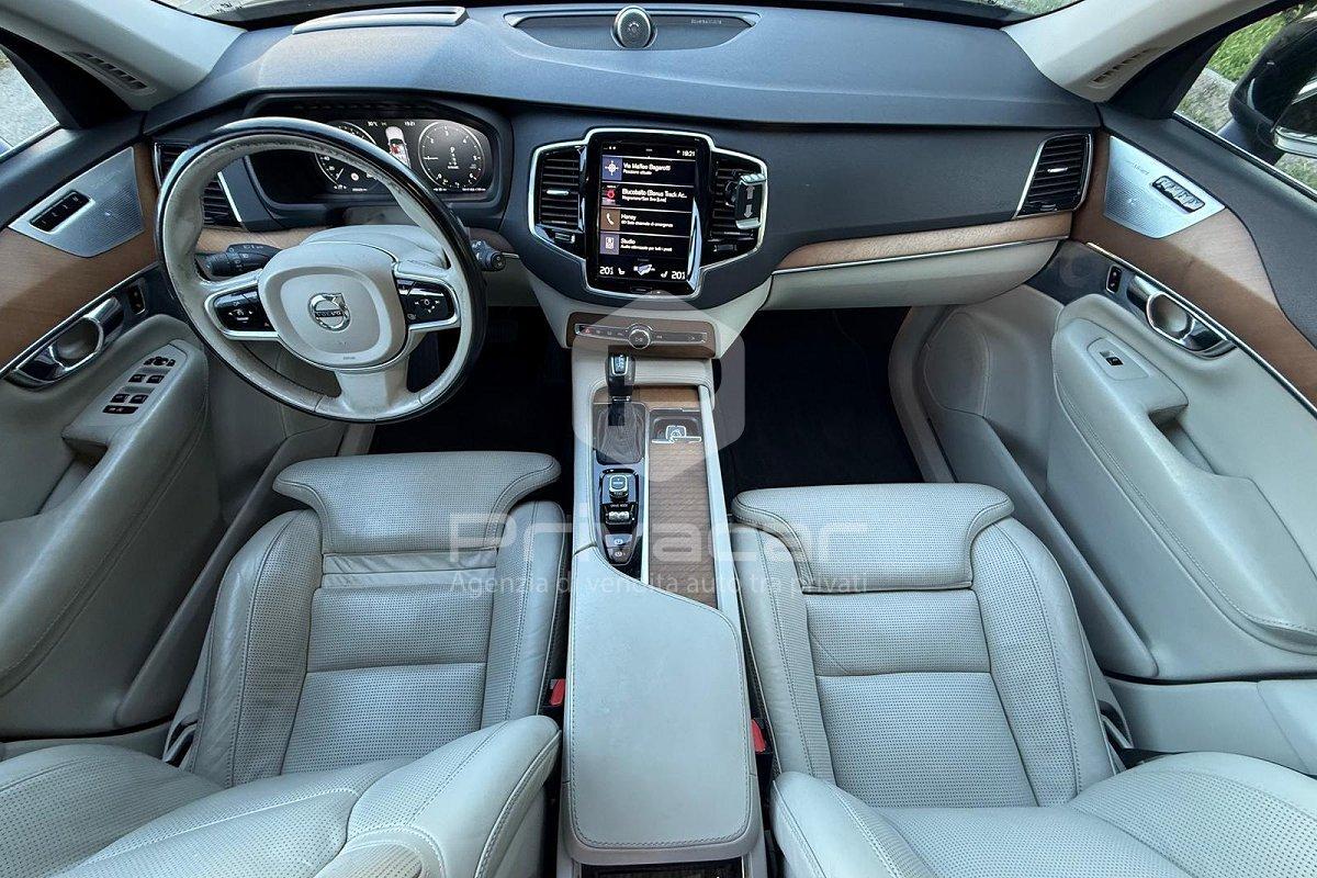 VOLVO XC90 D5 AWD Geartronic 7 posti Momentum