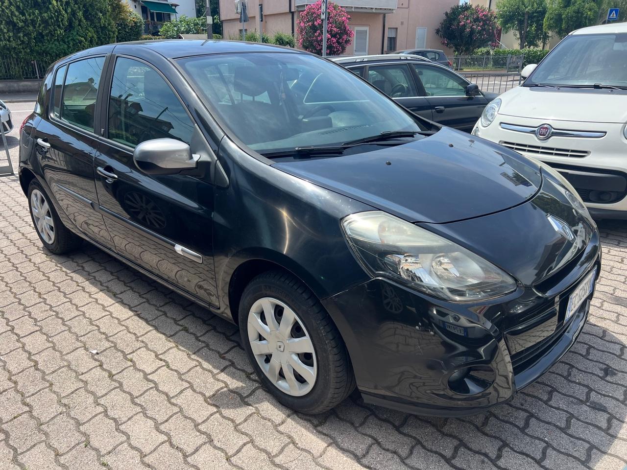 Renault Clio 1.2 -5 porte-Cambio Automatiko-