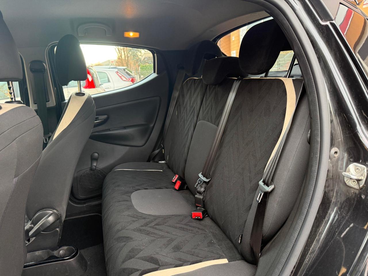 Lancia Ypsilon 1.3 MJT 95 CV 5Porte Gold E6