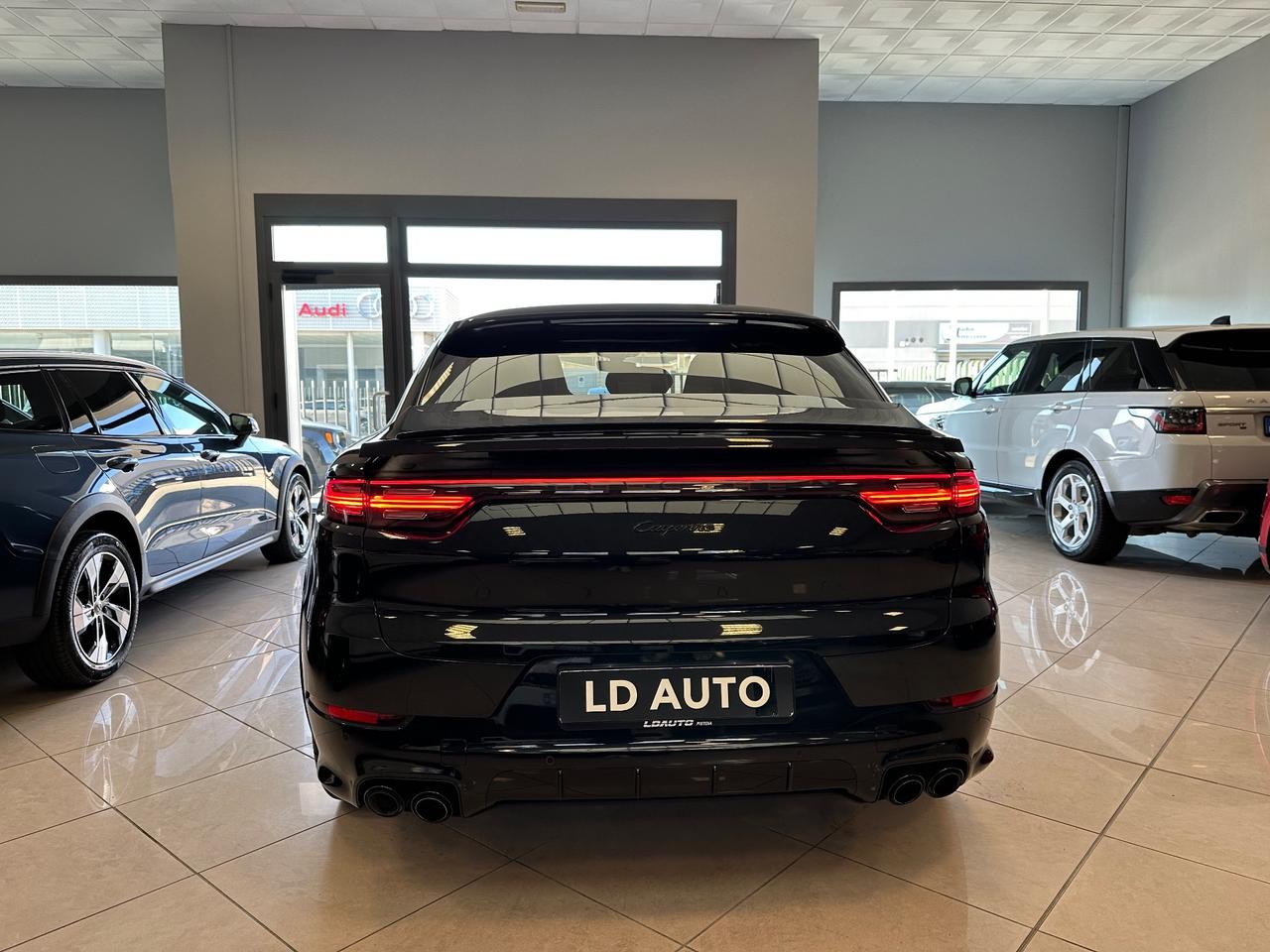 Porsche Cayenne Coupé 3.0 V6 E-Hybrid 462cv