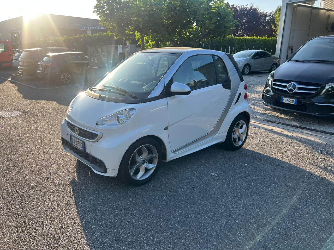 Smart ForTwo 1000 52 kW MHD coupé passion