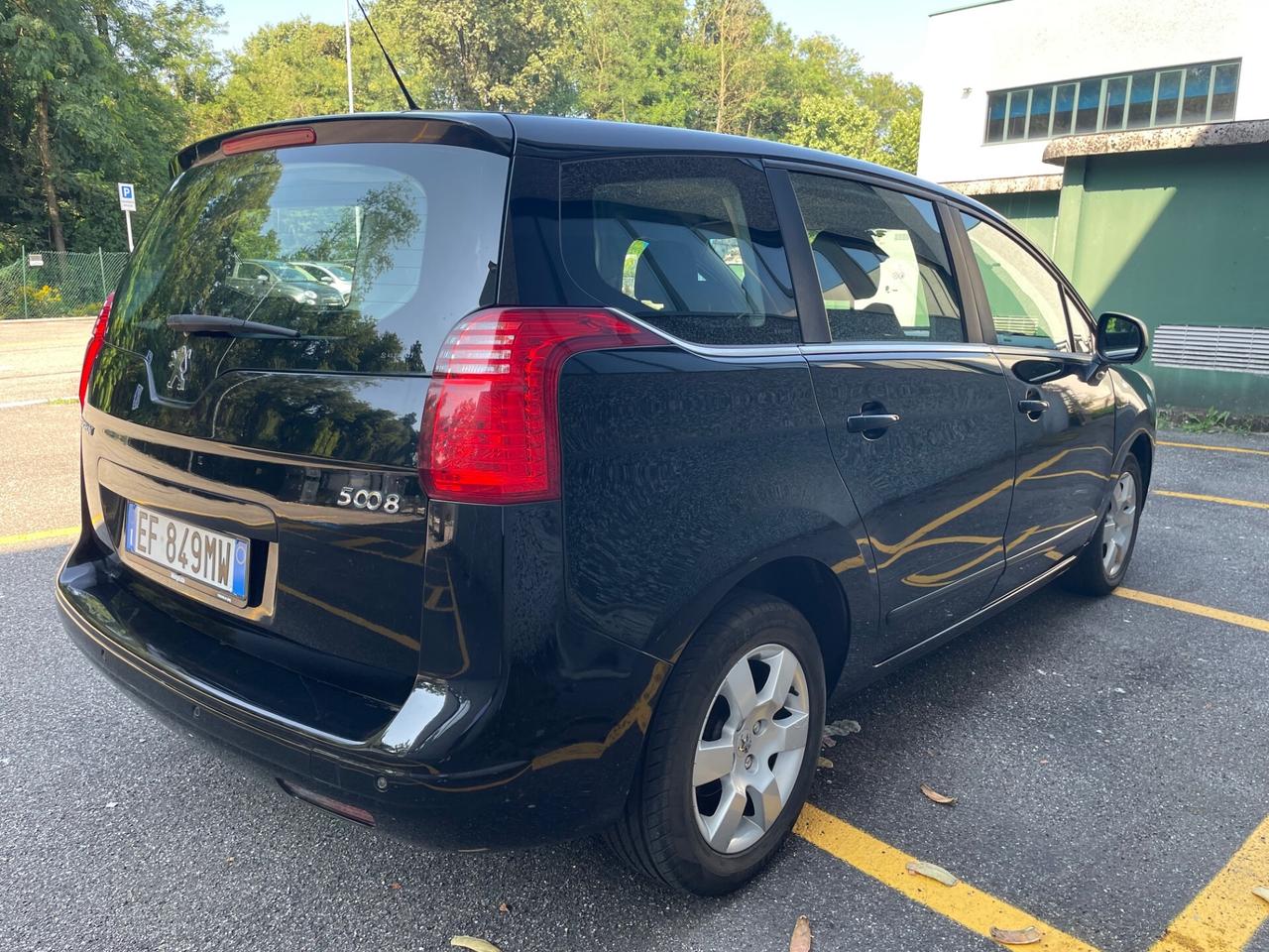 Peugeot 5008 1.6 VTi 120CV*7 posti*Neopatentati*