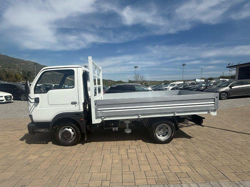 Nissan Cabstar 3.0 Td CASSONE FISSO