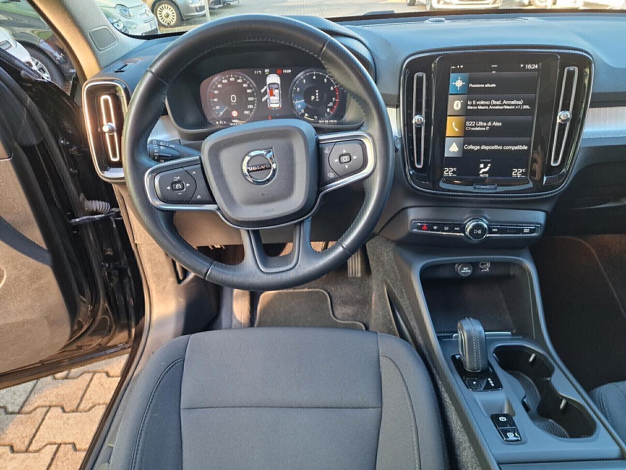 Volvo XC40 tettuccio apribile