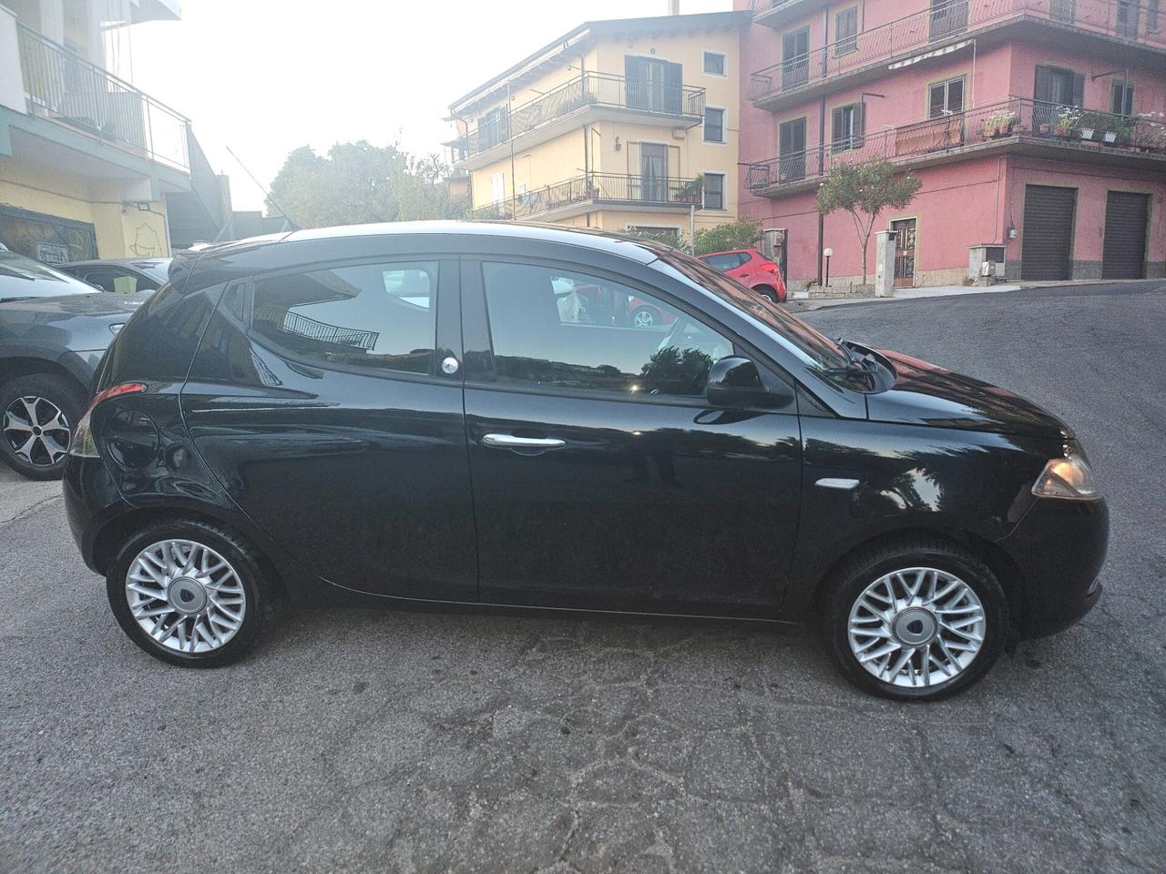 Lancia Ypsilon 1.2 69 CV 5 porte GPL Ecochic Gold